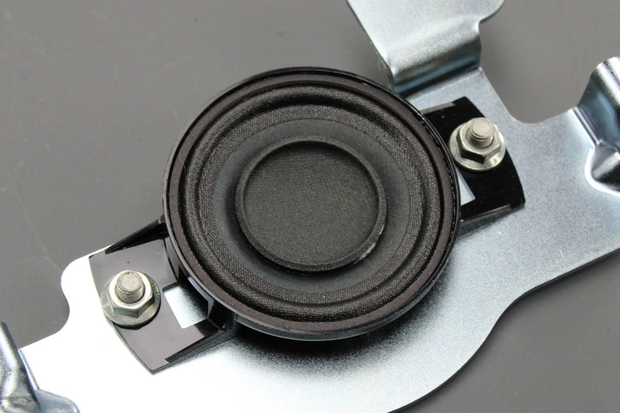 Land Rover Defender 20-on tow hitch speaker LR133726