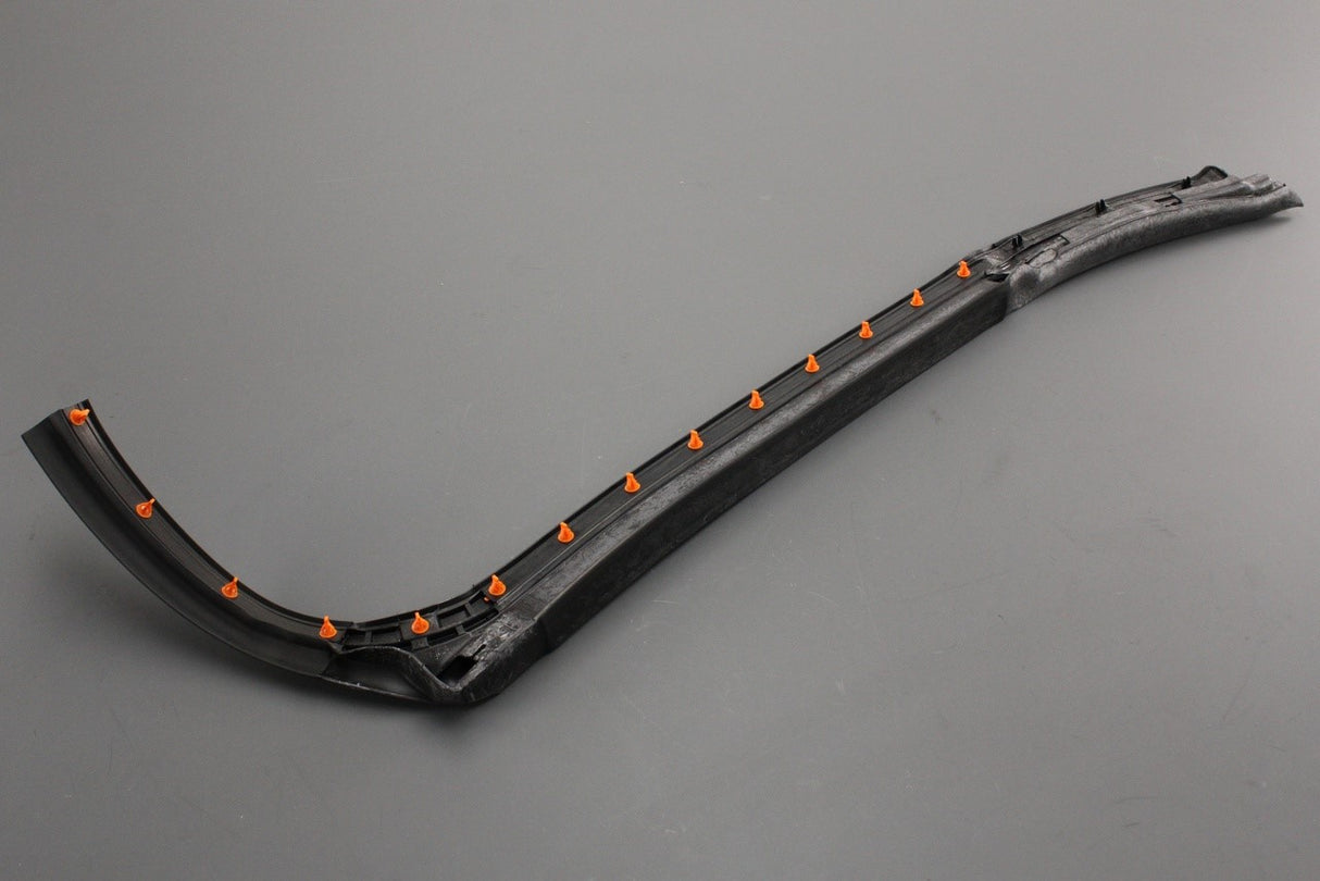 Range Rover 2013-22 lower door seal (rear right) LR046753