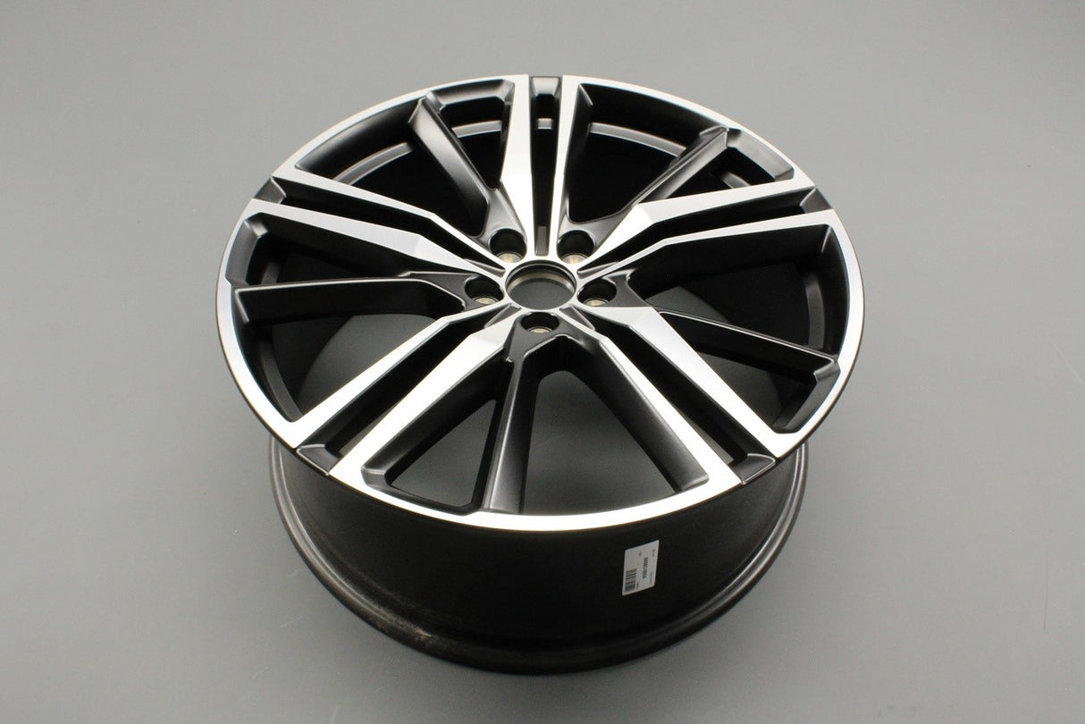 Volvo XC60 18-on R-Design diamond cut alloy wheel (8.5x21") 31423854