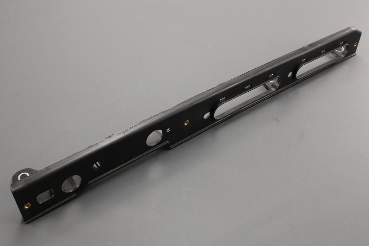 Range Rover 13-22 Sport 14-22 front wing support bracket (left) LR056963