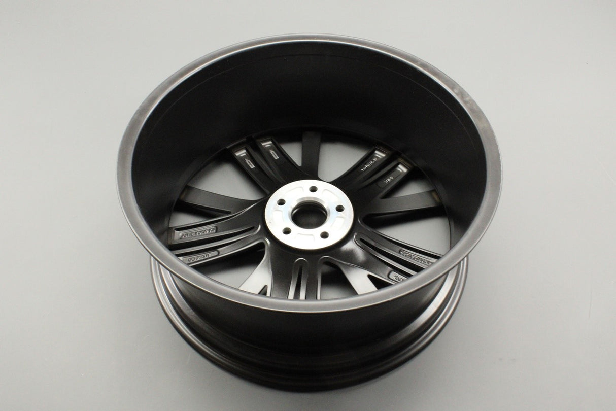 Volvo XC60 18-on R-Design diamond cut alloy wheel (8.5x21") 31423854