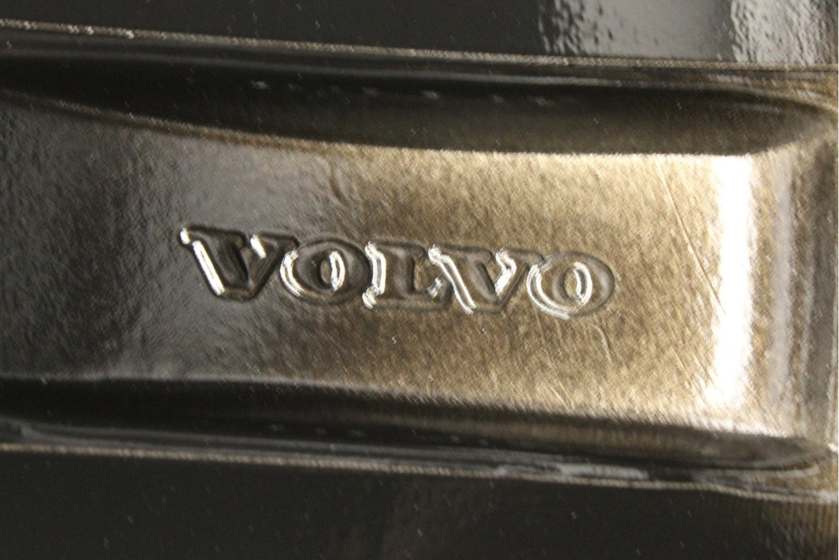 Volvo XC60 2018-on diamond cut alloy wheel (8x20") 31680358