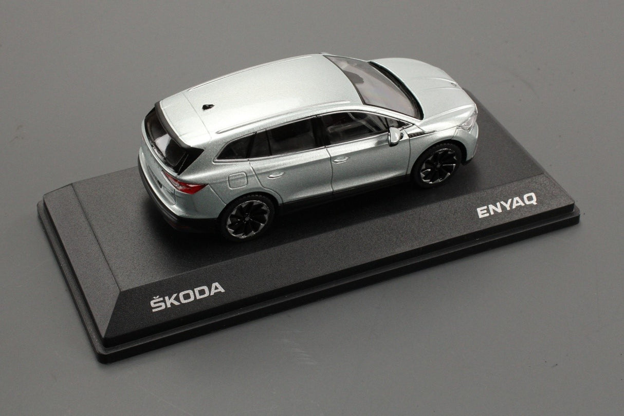 Skoda Enyaq iV 1:43 model car (artic silver) 5LA099300 F7B