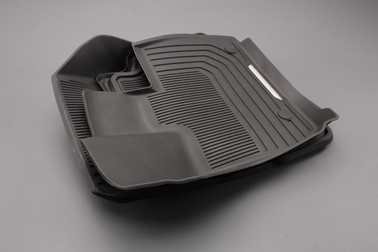 Range Rover 2022-on RHD rubber contour floor mats set VPLKS0626