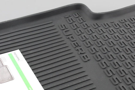 Skoda Superb 2015-19 Rubber rear floor mats set 3V0061551