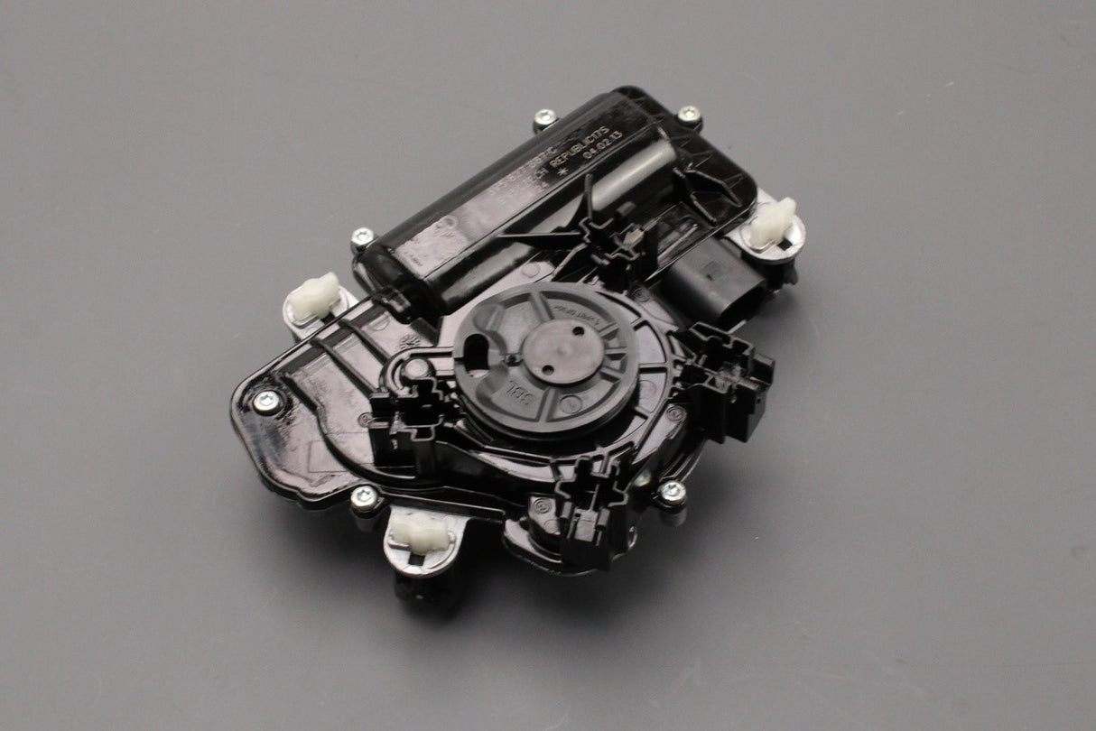 Audi A3 8Y A5 A6 A7 Q5 Q8 SEAT Leon rear boot lid servomotor 3V5827887C