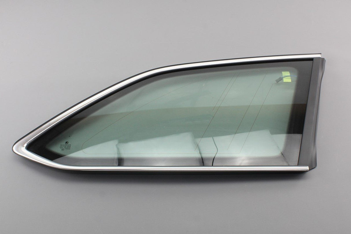 Skoda Octavia Estate 2014- Rear right fixed quarter window 5E9845298JNVB