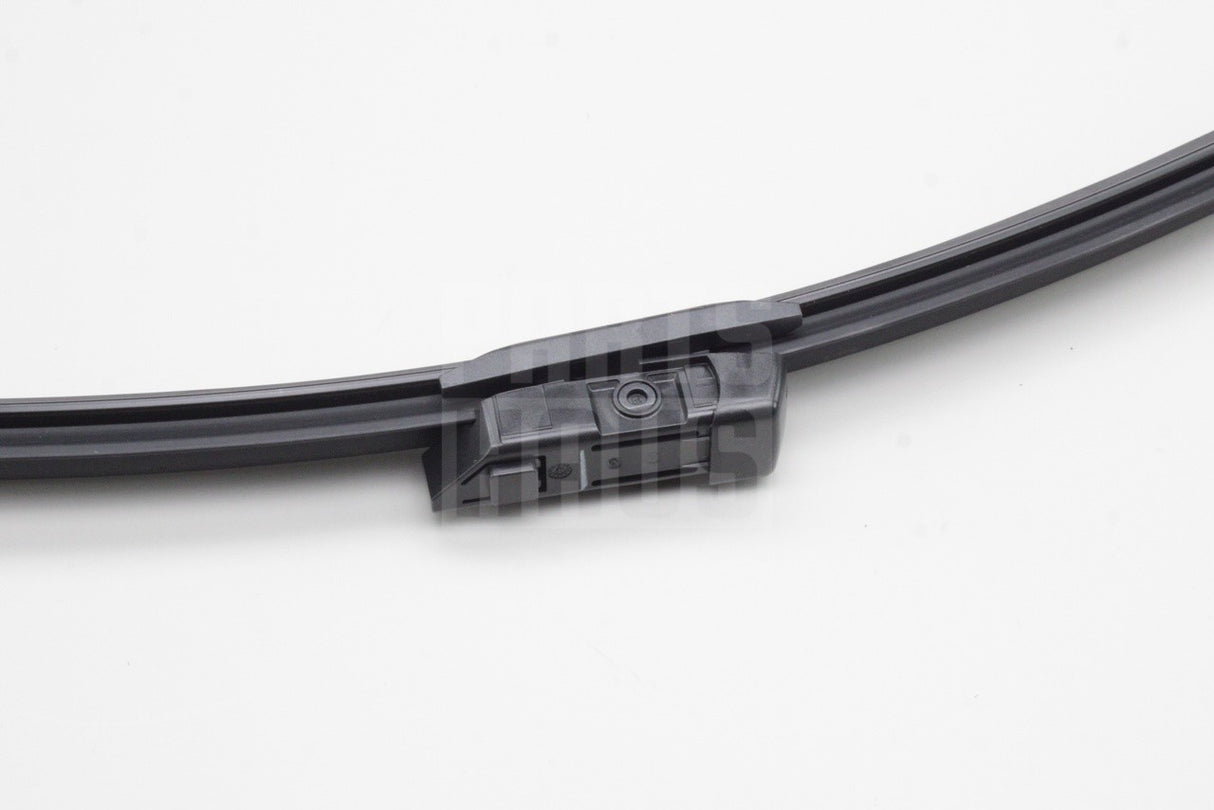 VW Amarok 2022-on drivers side front windscreen wiper blade 2HJ955426