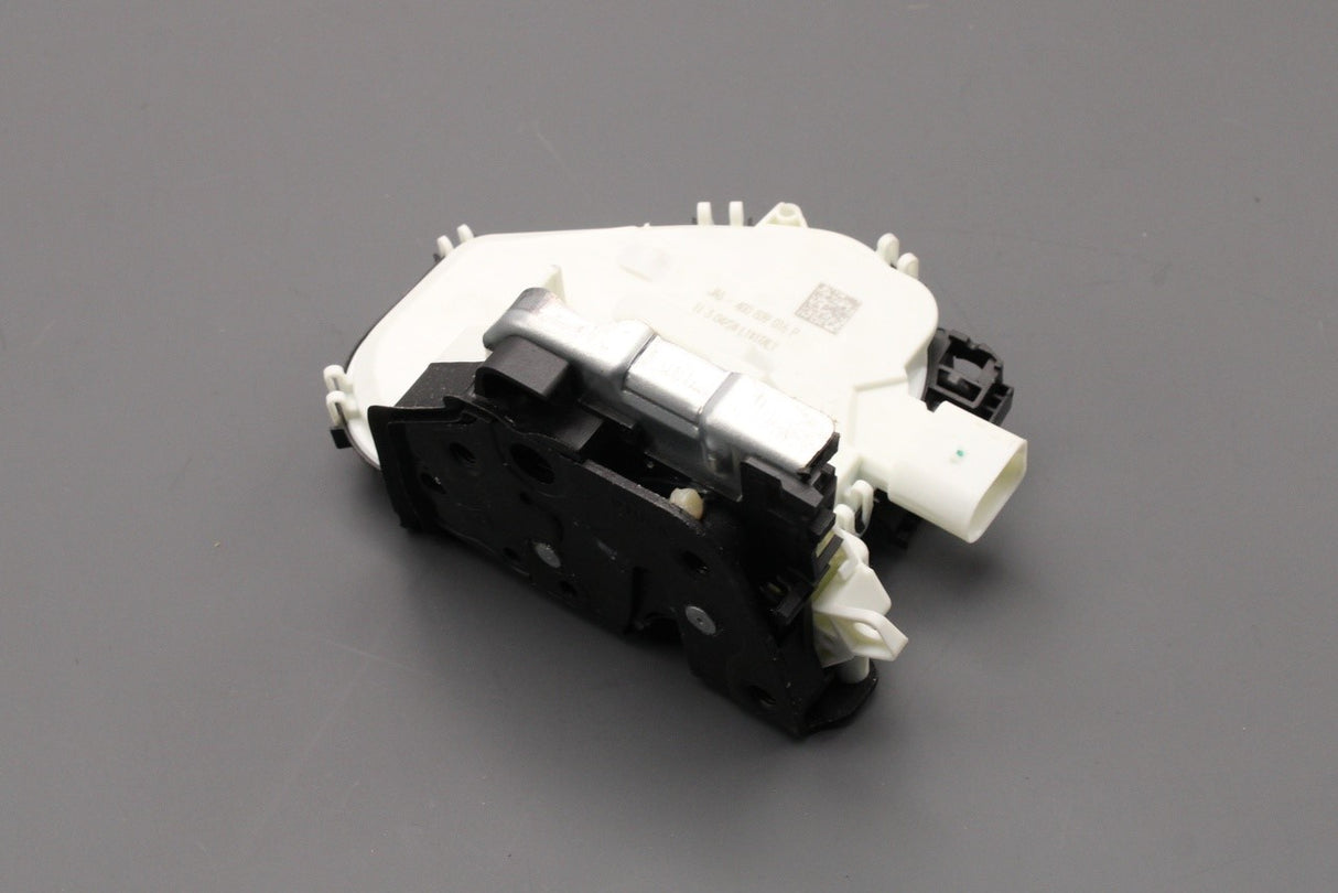 Audi A4 RS4 2016-on A5 RS5 2017-on Q5 rear door lock (right) 4G0839016P