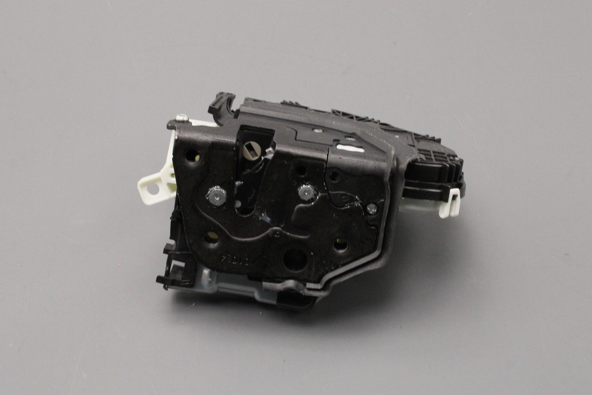 Audi A4 RS4 2016-on A5 RS5 2017-on Q5 rear door lock (right) 4G0839016P