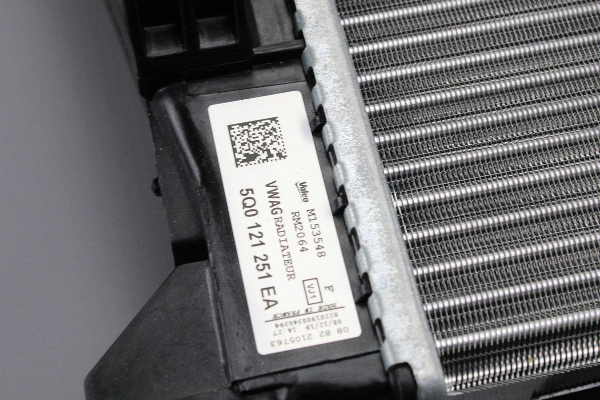 VW Golf MK7 7.5 A3 Leon Octavia 1.2 1.4 TSI coolant radiator 5Q0121251EA