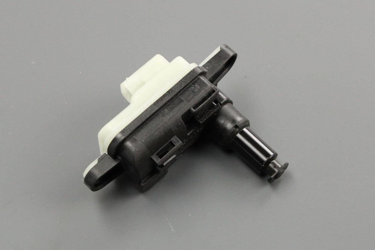 VW Golf MK8 Passat B8 Audi R8 Skoda Rapid fuel flap actuator 510810773B