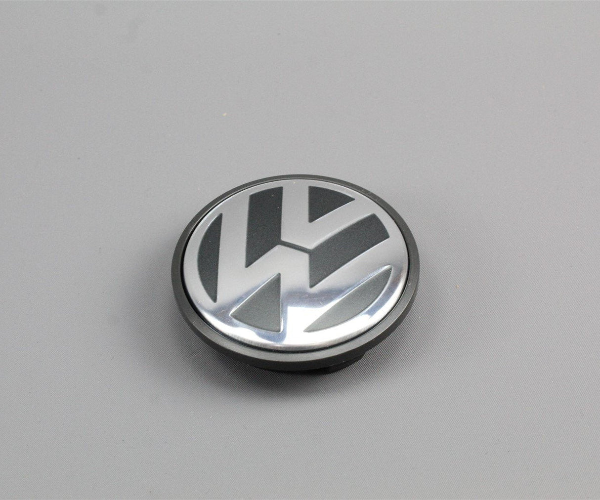 VW Touareg 7L Transporter Cali T5 alloy wheel centre cap 7L6601149B RVC