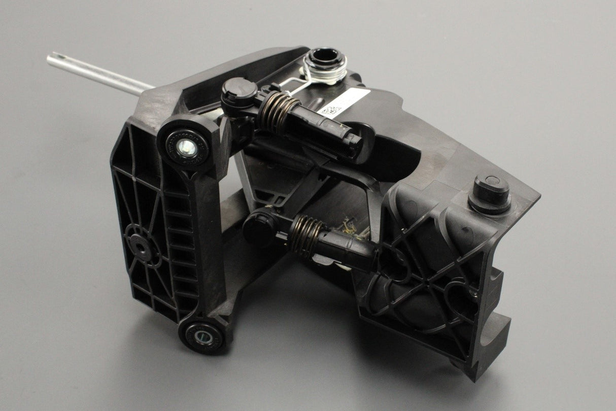 VW Transporter California T6.1 manual gear selector mechanism 7LA711025