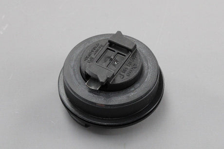 VW Audi Skoda SEAT various models engine oil filler screw cap 06C103485P