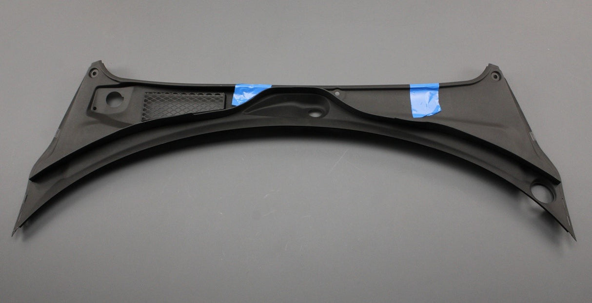 Audi R8 2016-on RHD wiper rain cover scuttle panel 4S2819401 9B9