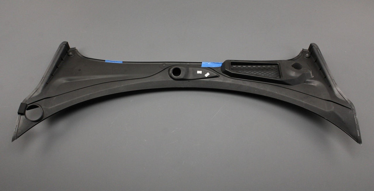 Audi R8 2016-on RHD wiper rain cover scuttle panel 4S2819401 9B9