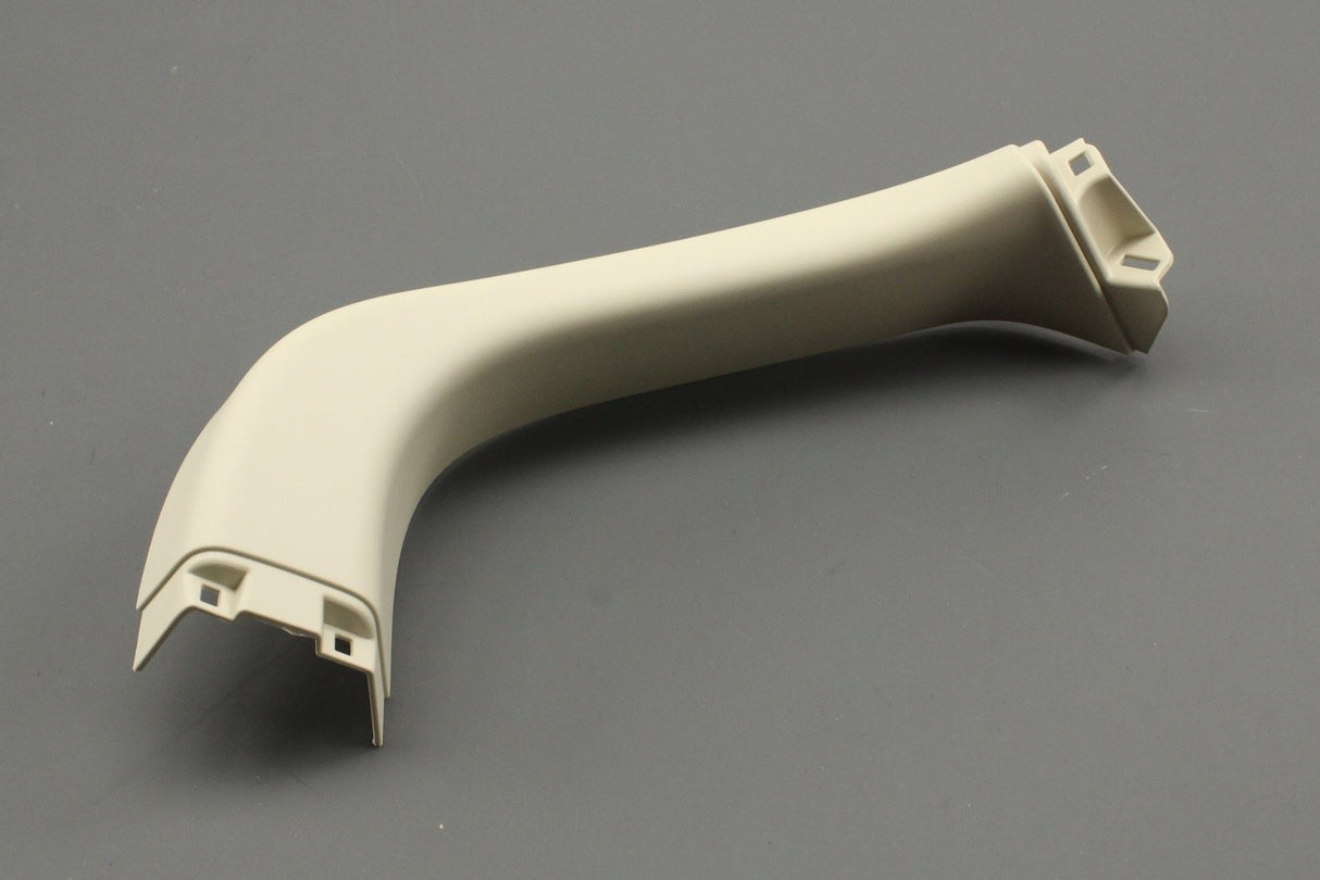 Land Rover Discovery Sport 2015-on tailgate hinge cover (left) LR076671