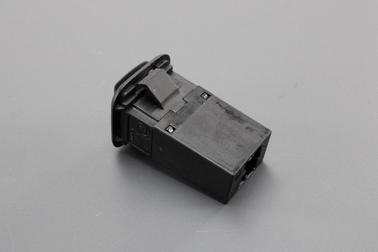SEAT Exeo 2009-14 aux-in socket port 3R0035475 9B9