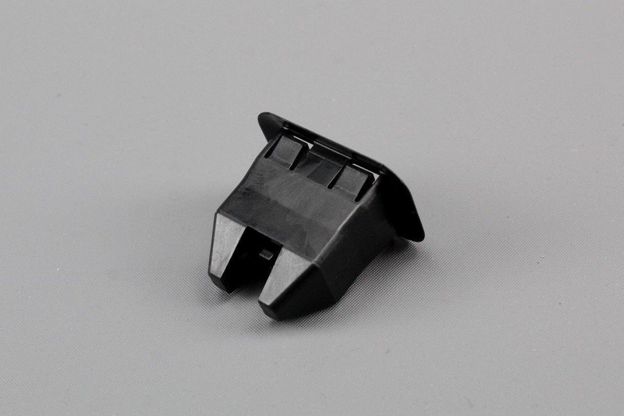 VW Audi Skoda SEAT rear seat bench grommet (x1) 5G0886373