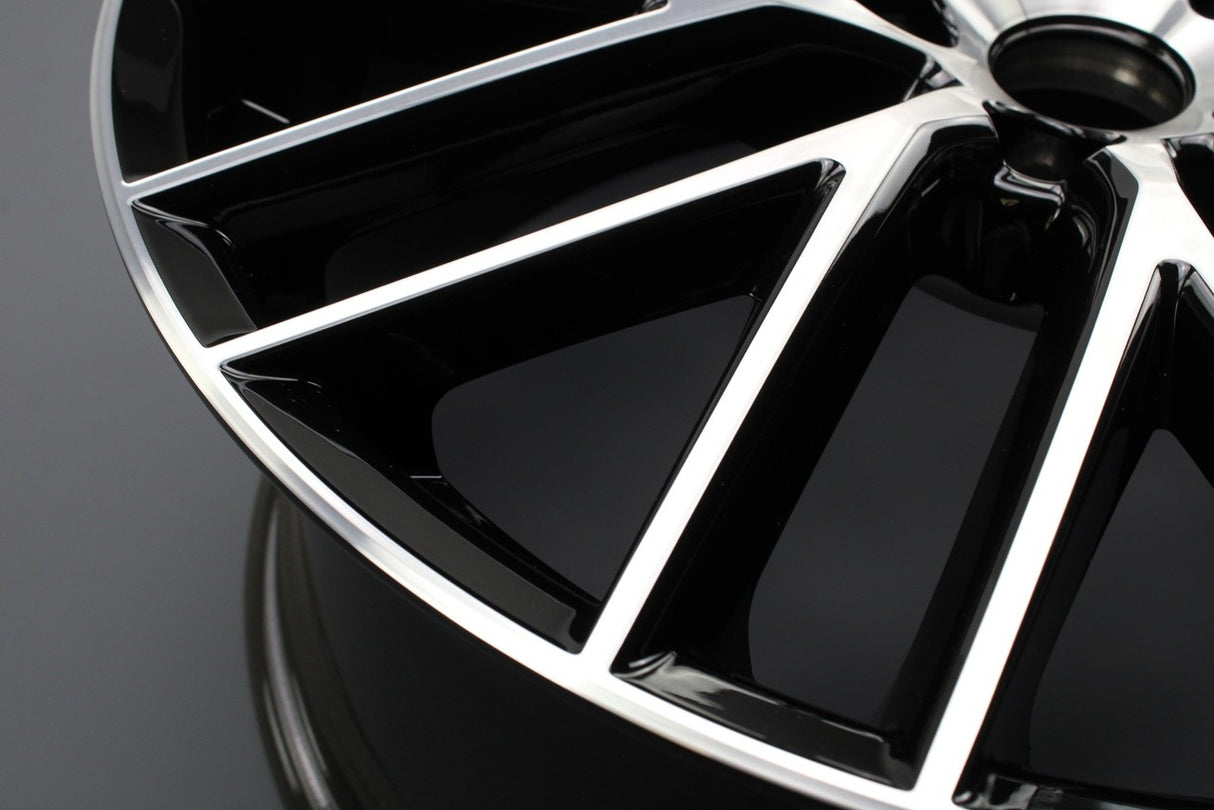 SEAT Leon CUPRA 2013-2020 19" alloy wheel (x1) 5F0071490A KT2
