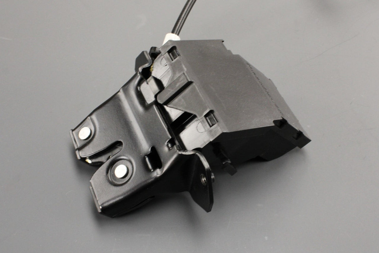 Mercedes-Benz E-Class boot lid lock A1717500085