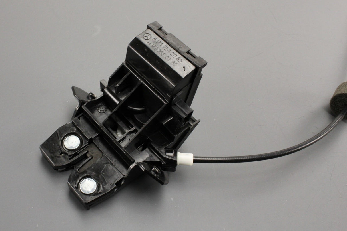 Mercedes-Benz E-Class boot lid lock A1717500085