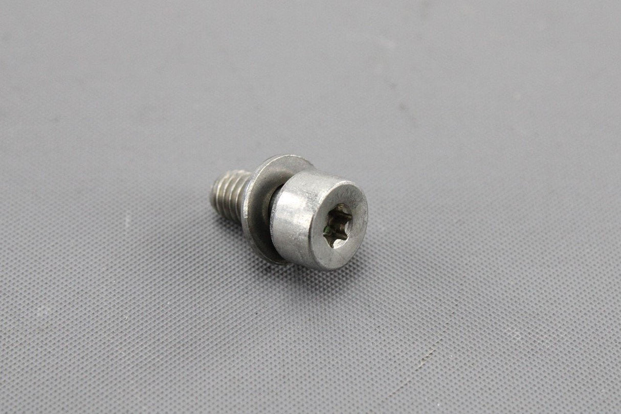 VW Audi Skoda SEAT Fuel filter housing lid bolt M5x9mm (x1) WHT001455