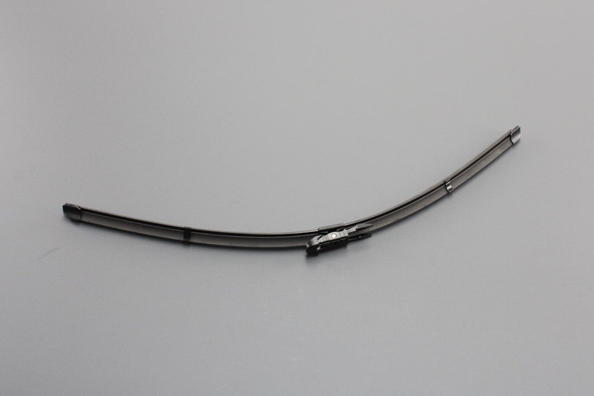 Audi A3 04-13 RS3 11-13 aero wiper blade RHD (front right) 8P2955426J