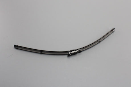 Audi A3 04-13 RS3 11-13 aero wiper blade RHD (front right) 8P2955426J