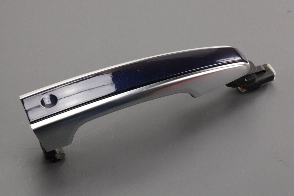 Land Rover Discovery Sport Evoque 2015-on door handle (rear) LR046326