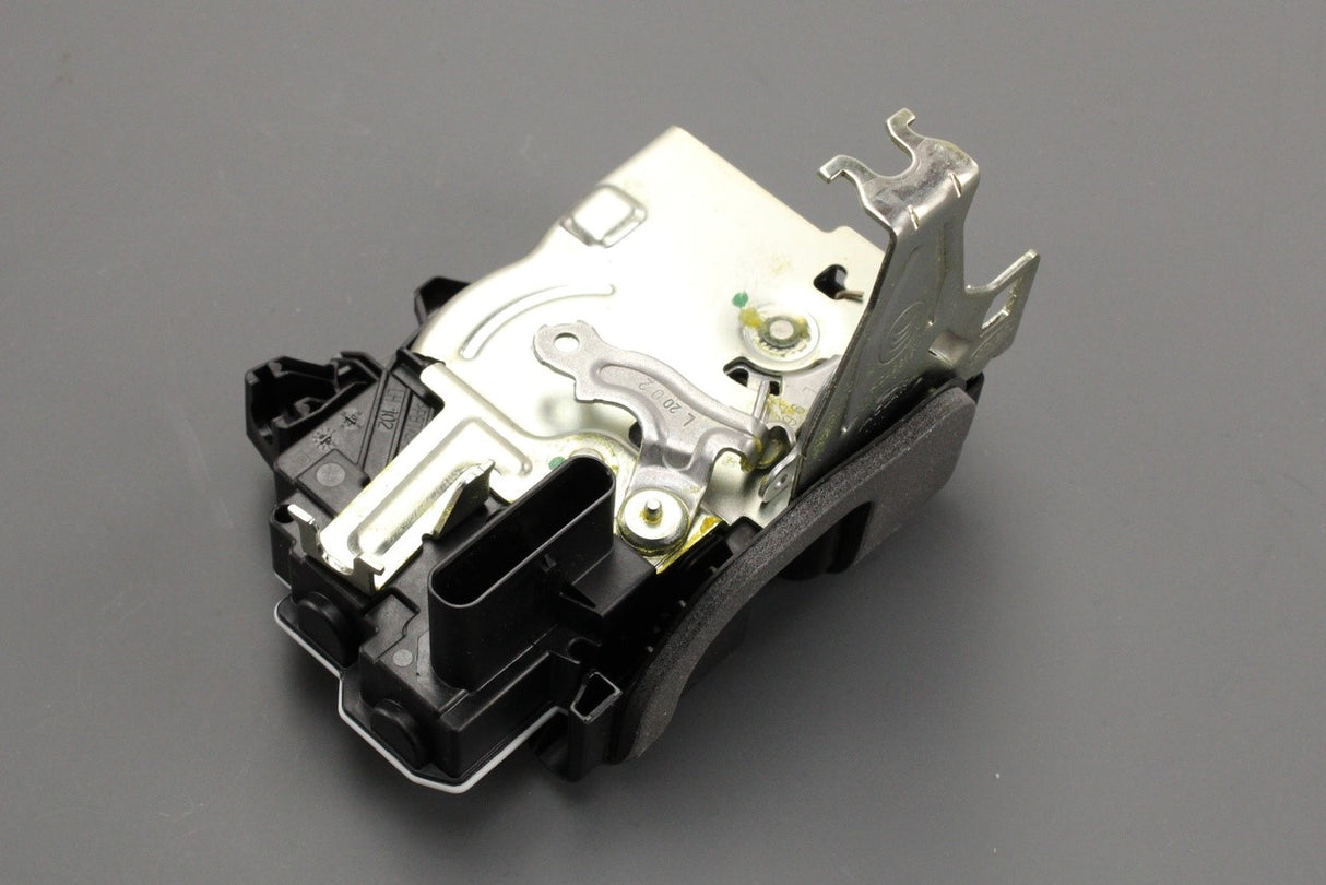 Jaguar F-type F-Pace XE XF 2014-on RHD front door lock (left) T2H17434