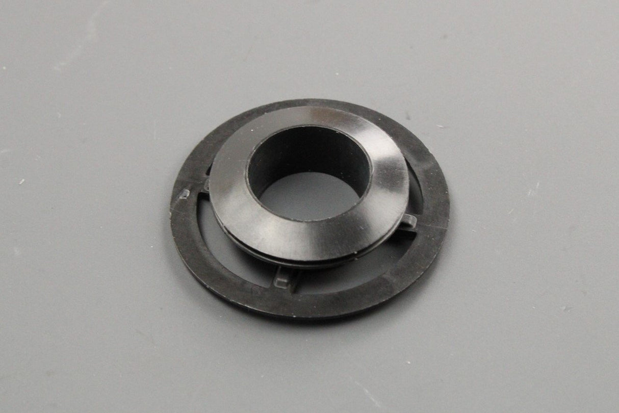 VW Audi Skoda SEAT rear suspension coil spring clip 5Q0525691