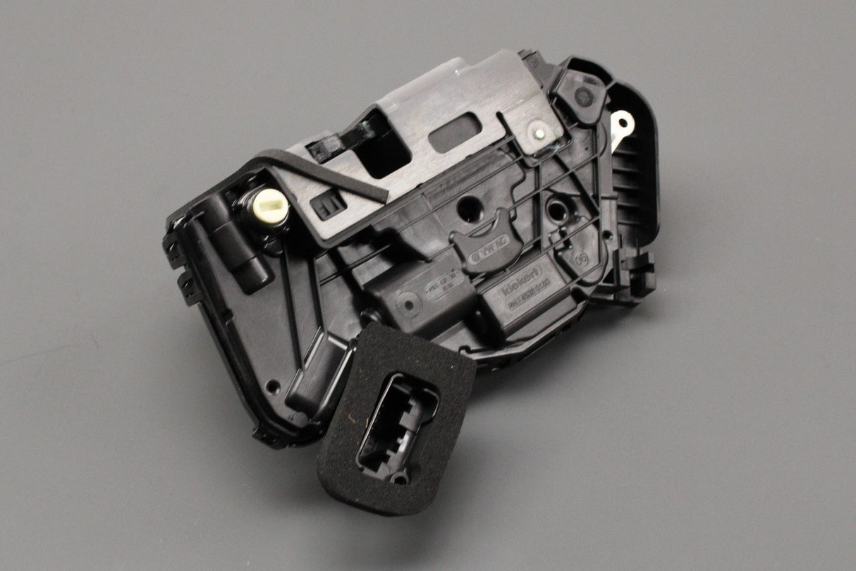 VW Audi Skoda SEAT rear door lock mechanism (right) 5TA839016P