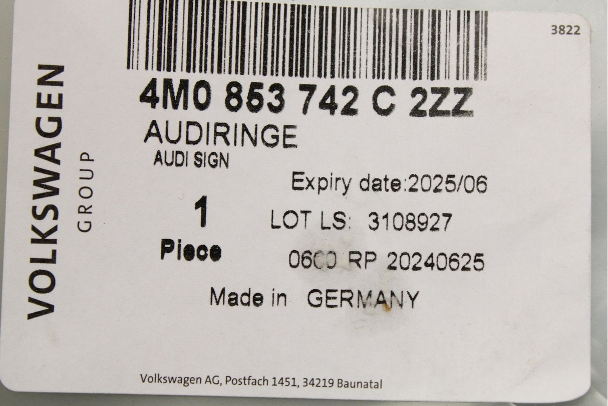 Audi Q7 SQ7 2016-on rear boot lid emblem badge 4M0853742C 2ZZ