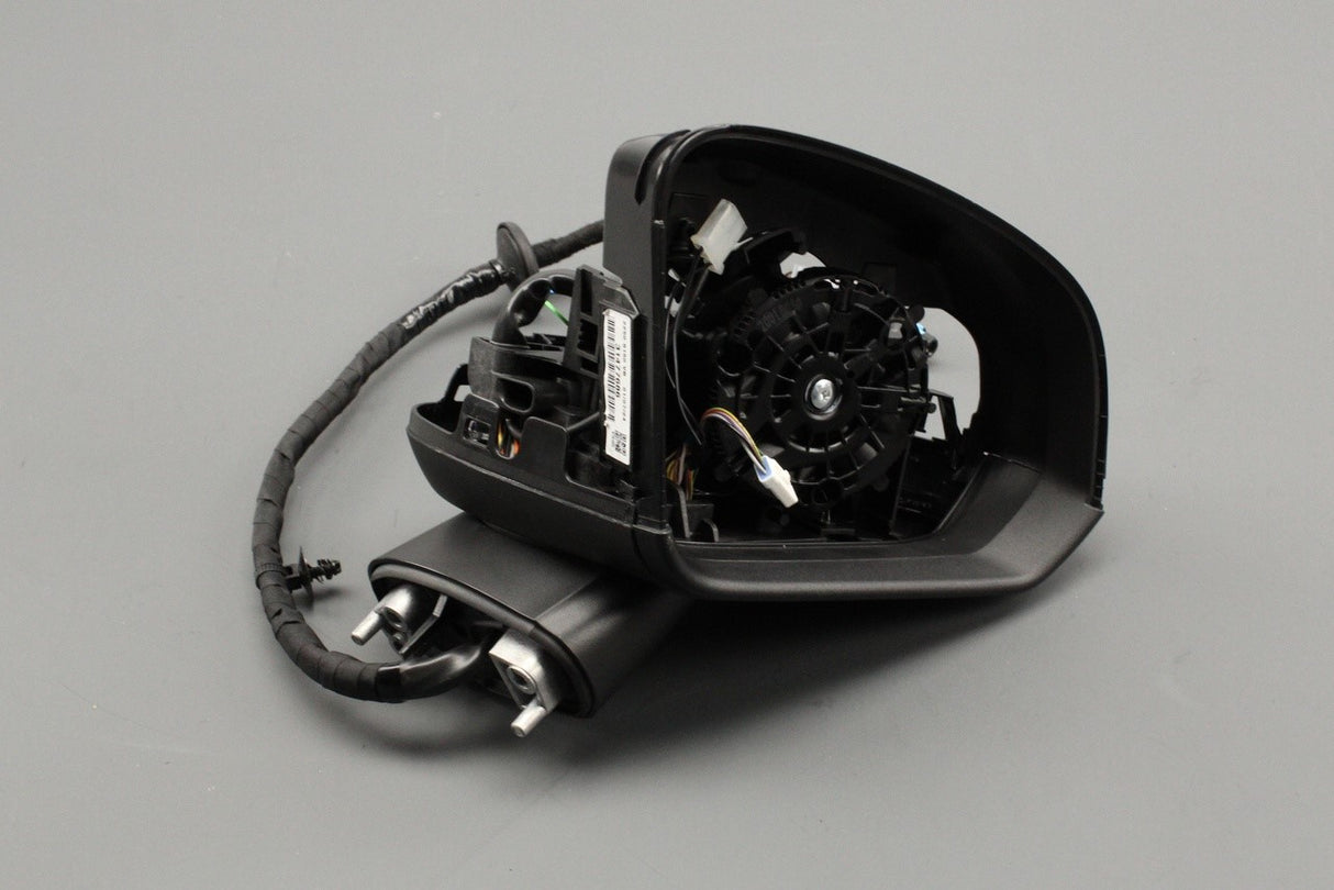 Volvo XC40 EX40 2018-22 exterior wing mirror housing (right) 31477686