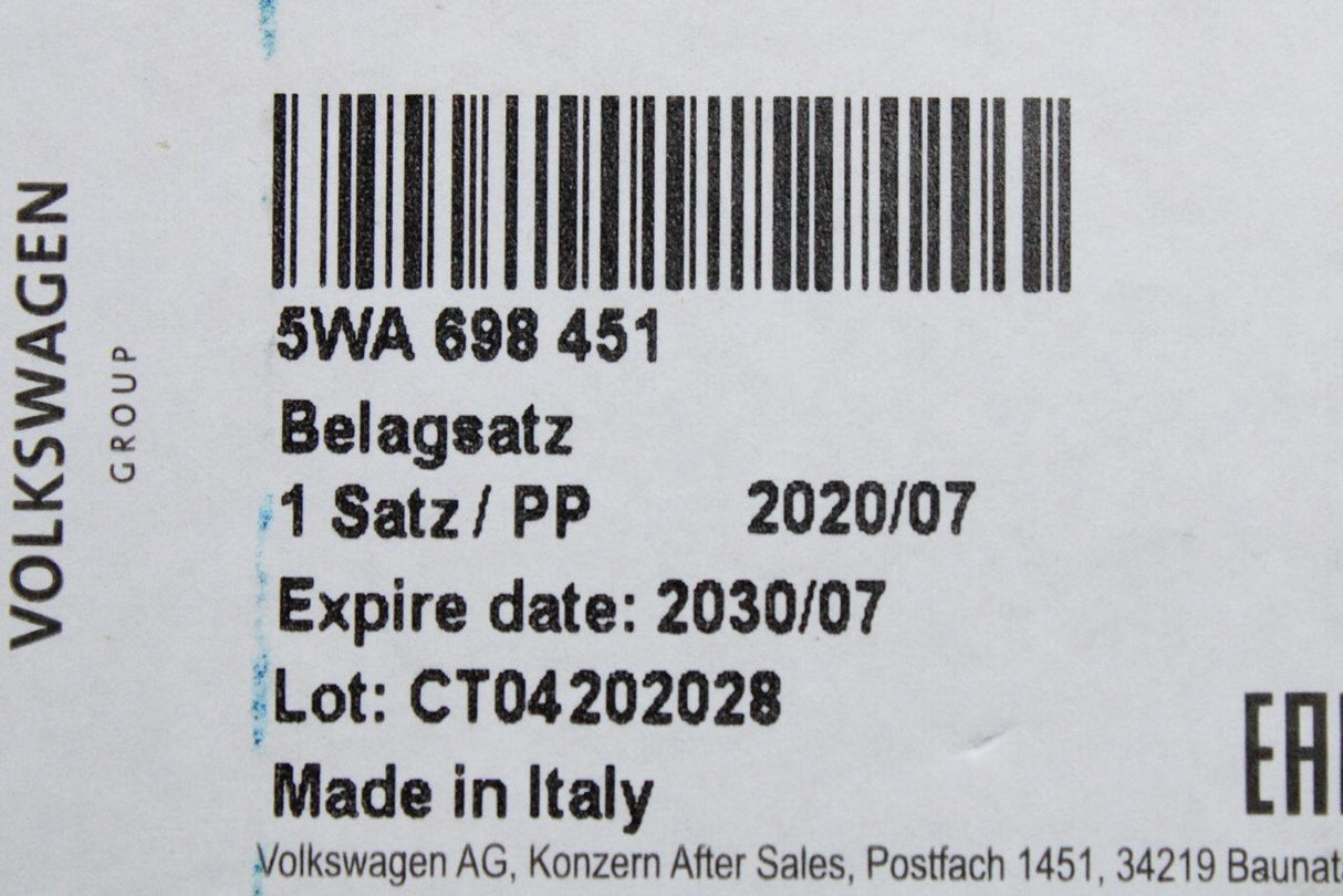 Skoda Octavia SEAT Leon 2020-on rear brake pads set (272x10mm) 5WA698451
