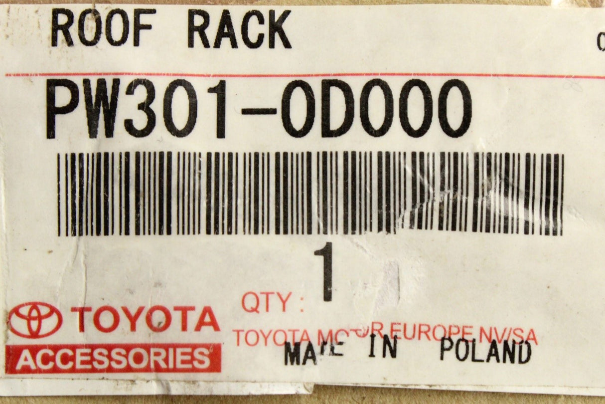 Toyota Yaris 2020-on accessory roof bars PW301-0D000