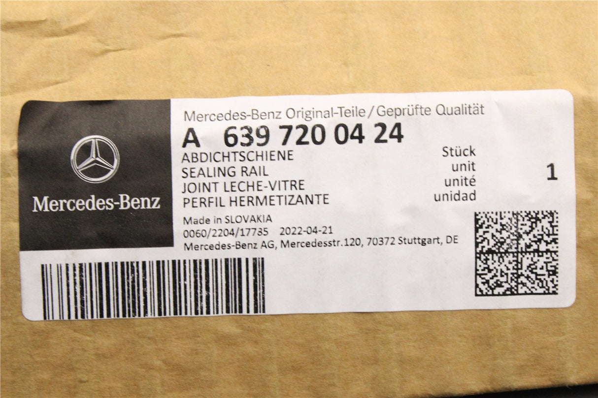 Mercedes-Benz Vito front window aperture seal (outer left) A6397200424