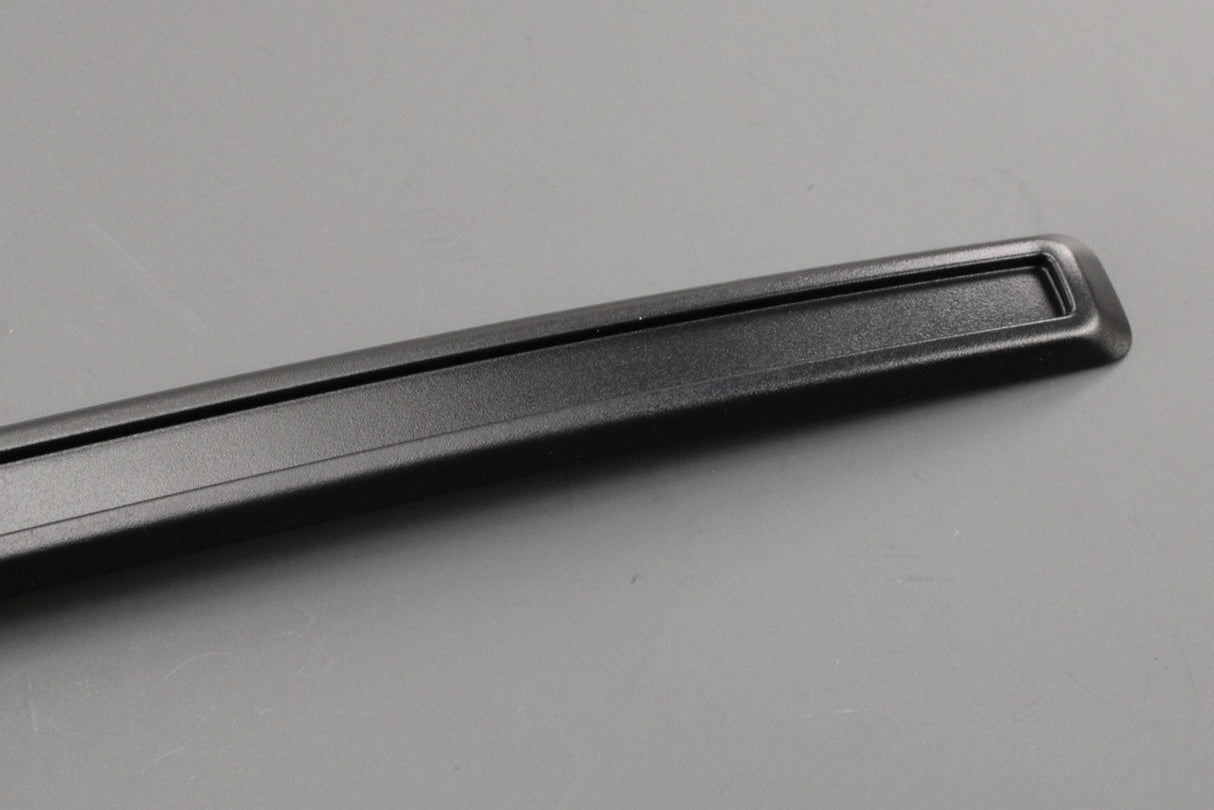 Mercedes-Benz G-Class W463 body trim strip (front right) A46369830007C45