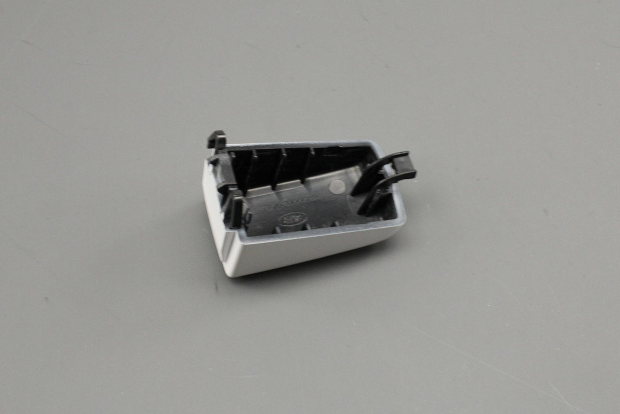 Land Rover Discovery 3 4 2005-16 door lock cover cap (rear) LR006878