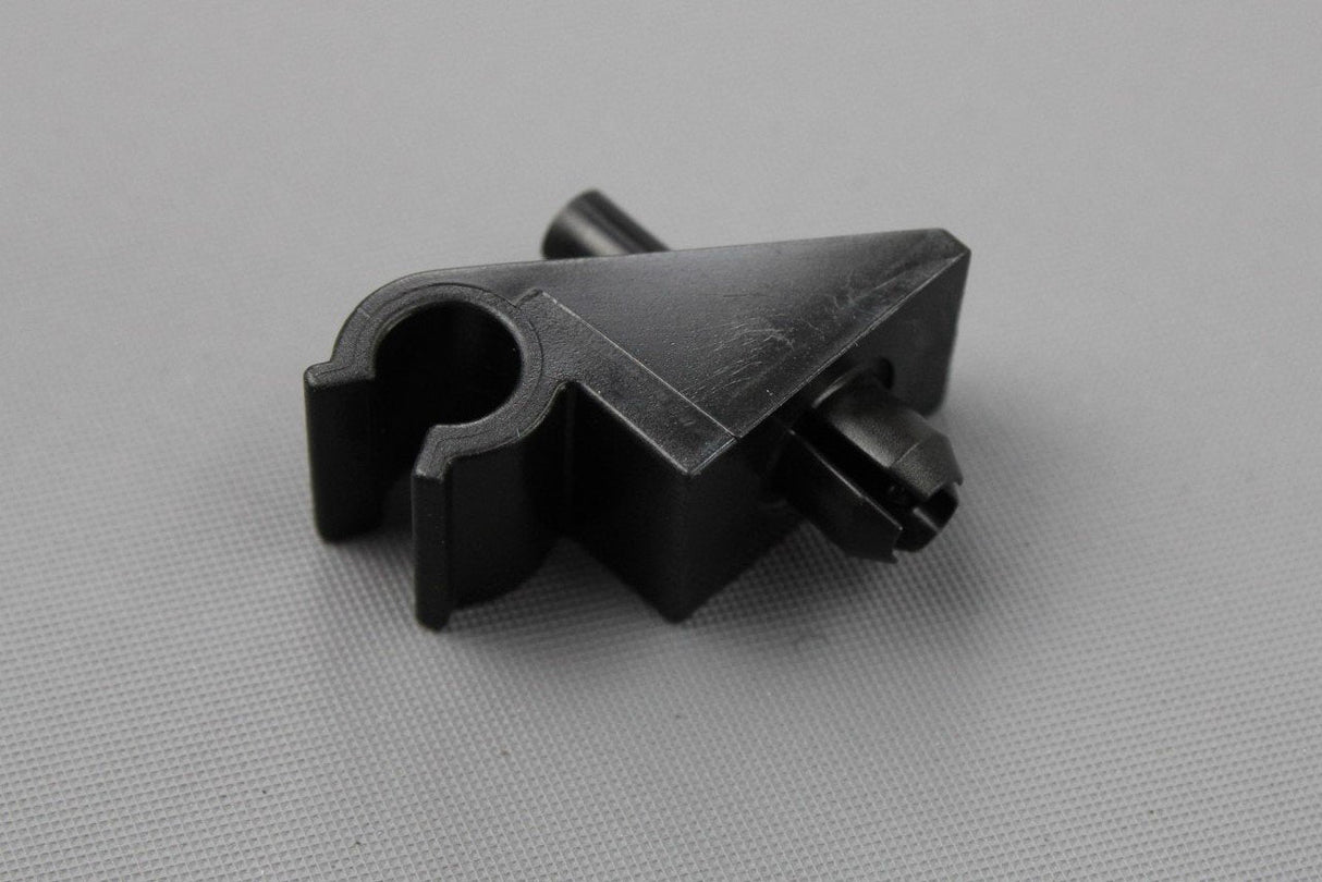 VW Transporter T5 T6 T6.1 front bench seat retainer clip (x1) 7H0881621A