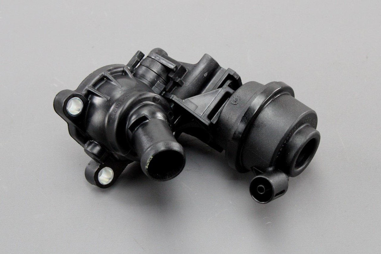 Audi A8 Q5 VW Touareg 3.0 TDI coolant thermostat 059121737AM