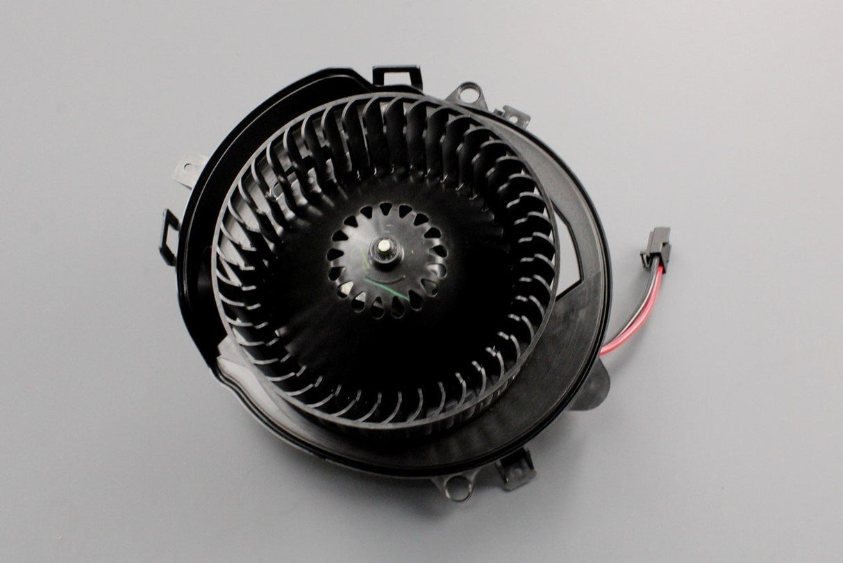 VW Golf MK7.5 MK8 Audi RSQ3 TTRS Skoda SEAT heater blower fan 5WC819015