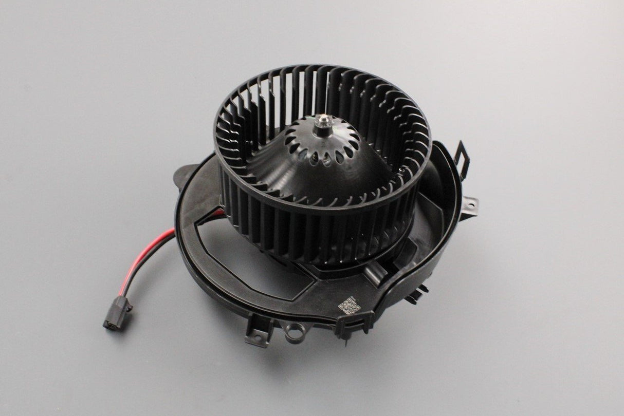 Genuine VW Golf MK7.5 MK8 Audi RSQ3 TTRS Skoda SEAT heater blower fan 5WC819015