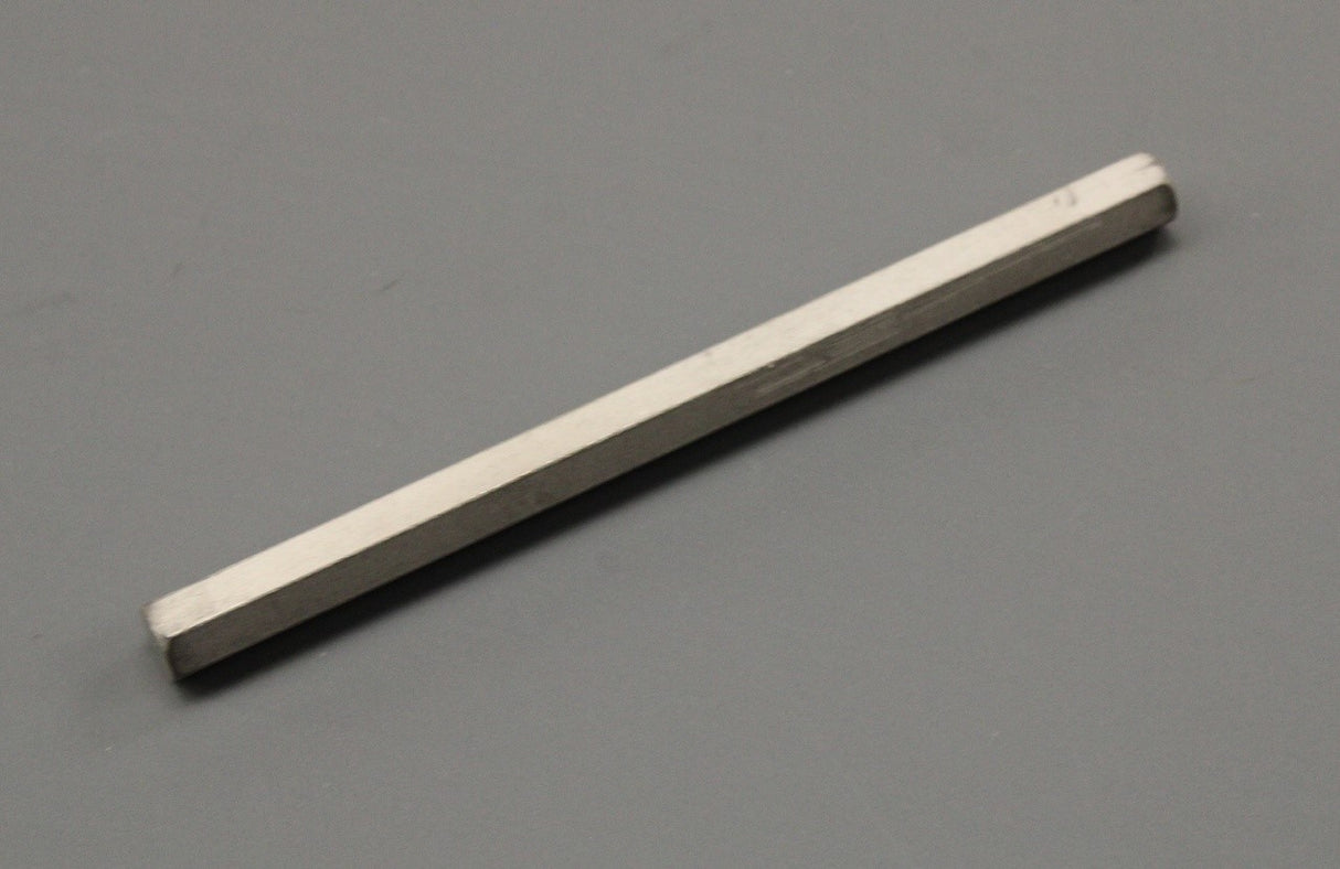 Bentley Continental GT GTC 12-19 V8 coolant pump input shaft 079121236D