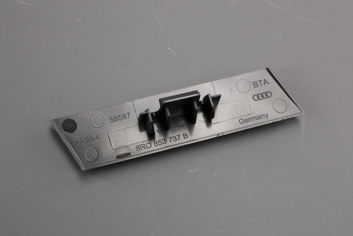 Audi SQ5 2013-on front grille lettering emblem badge 8R0853737B 2ZZ