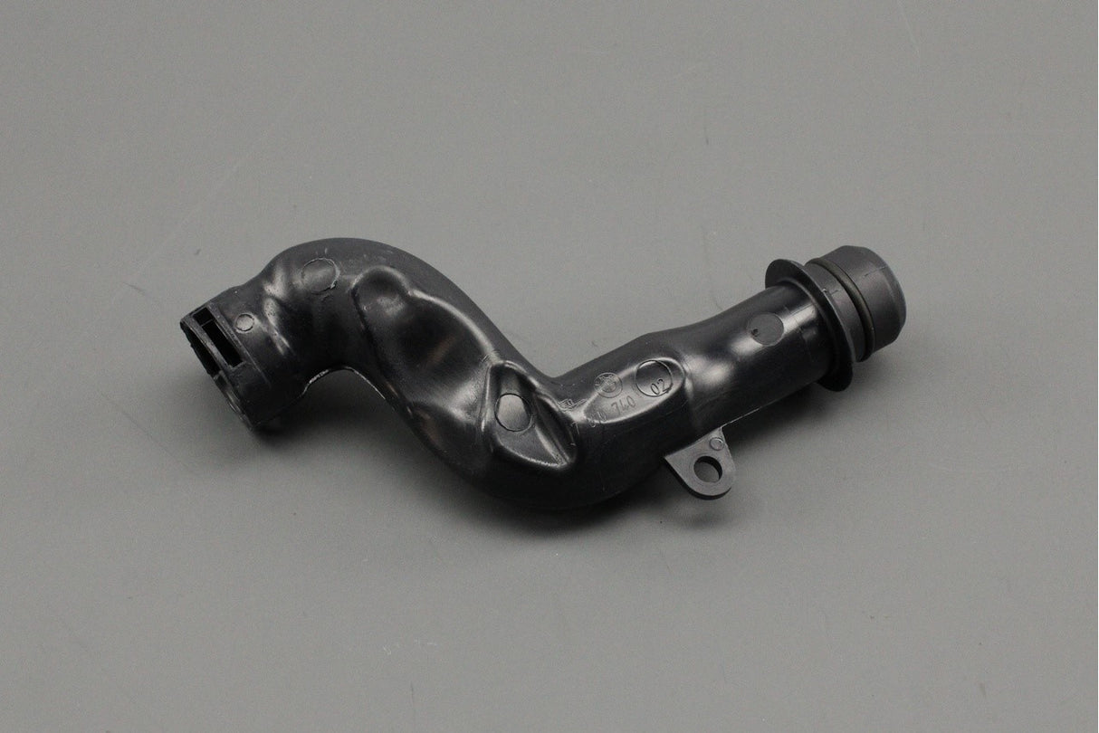 BMW 3 4 5 6 7 X3 X4 X5 X6 cylinder head vent hose 11127810740