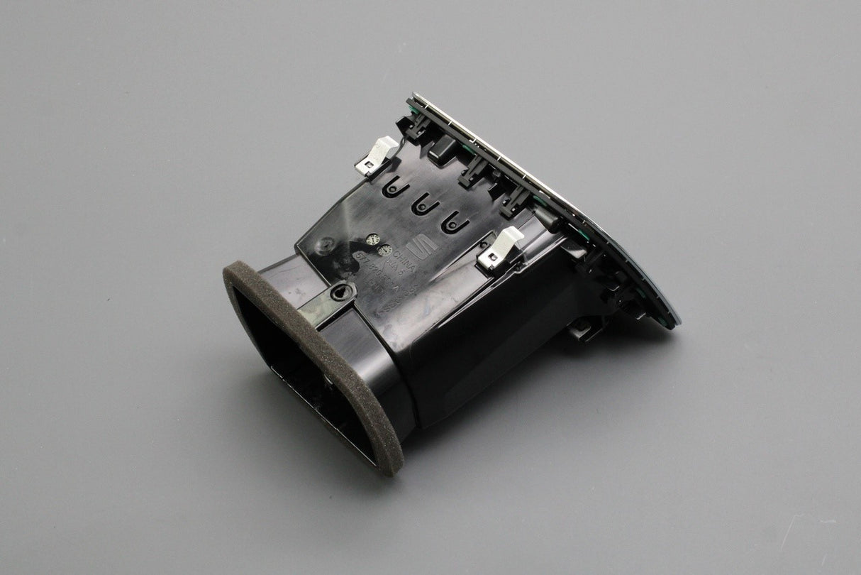 SEAT Ateca 2016-on front dashboard air vent RHD (left) 577820901A ICL