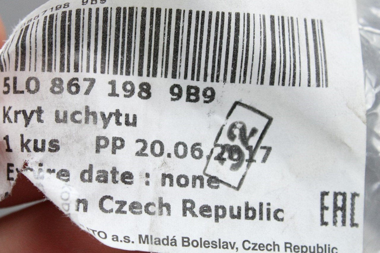 Skoda Yeti front/rear interior door panel handle (right) 5L0867198 9B9